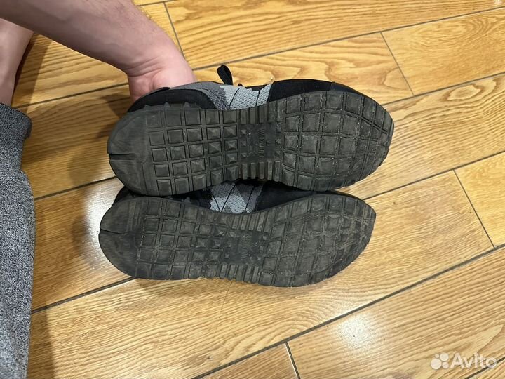 Кроссовки valentino