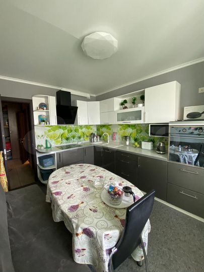 2-к. квартира, 62,2 м², 8/17 эт.