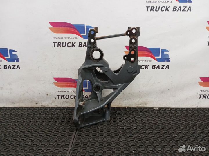 Кронштейн рессоры передний левый Daf XF106