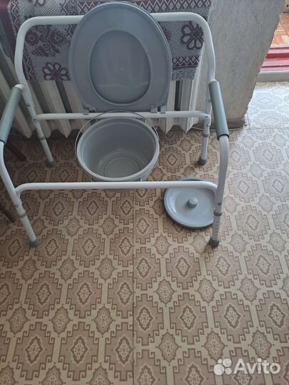 Санитарный стул туалет