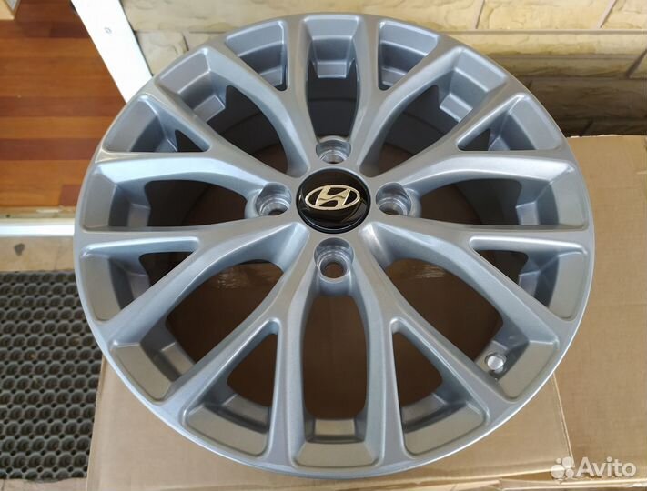 Новые комплект Россия R15 Hyundai Solaris