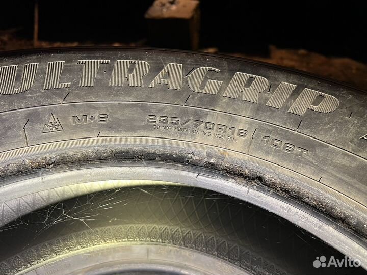 Goodyear Ultragrip Ice Arctic 235/70 R16 106T