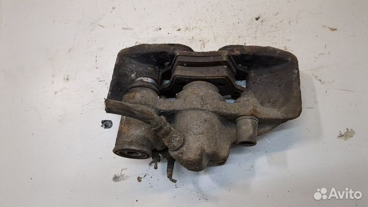 Суппорт правый задний Mercedes Vito W638