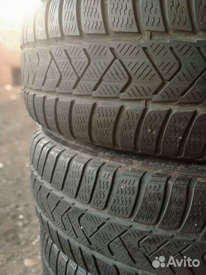 Pirelli Winter Sottozero 3 225/60 R18 104H
