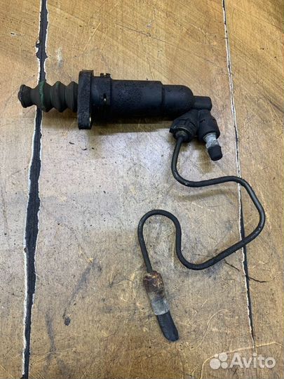 Рабочий цилиндр сцепления Volkswagen Golf 4 AGN