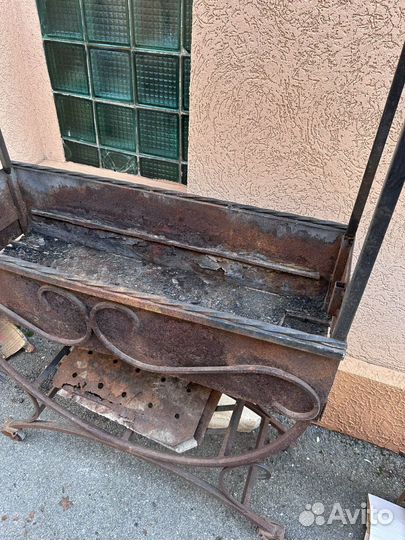 Мангал с крышей