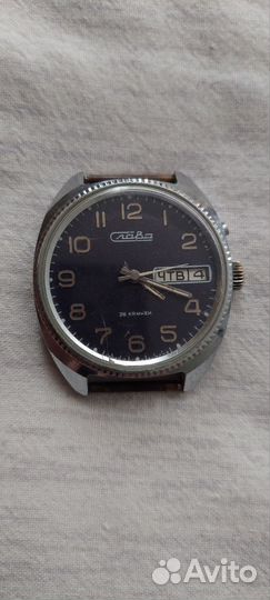 Часы слава 26 камней