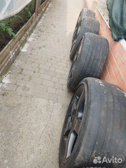 R22 Dunlop DSV-01 285/35, PCD 5x130 DIA 16