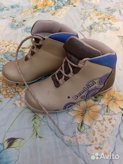 Лыжные ботинки