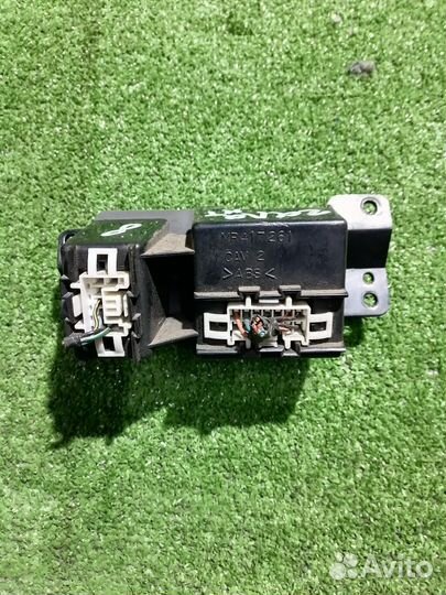 Кнопка противотуманных фар Mitsubishi Galant