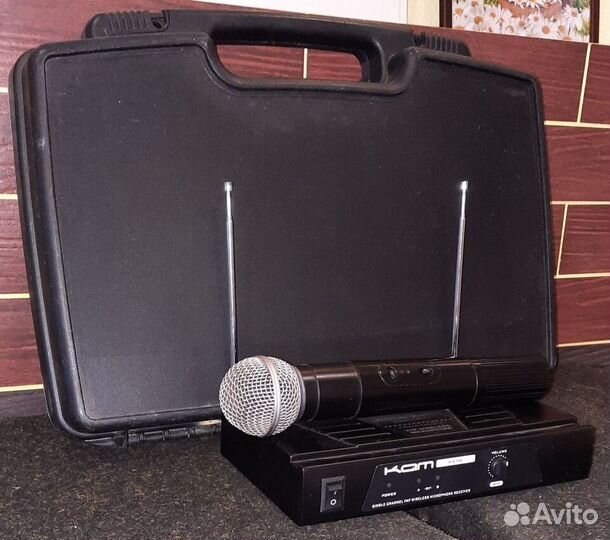 Микрофон вокальный KAM радио KWM-6 Pro в Кейсе 9V
