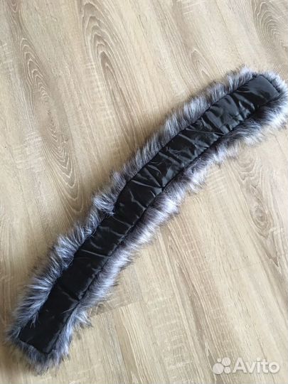 Воротник на капюшон с пуговицами новый