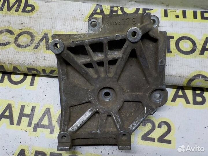 Кронштейн кондиционера Mitsubishi Grandis 2003-20