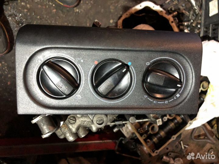 Блок упр печкой Passat B4 дефект крепления троса