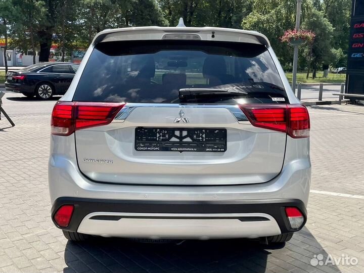 Mitsubishi Outlander, 2022