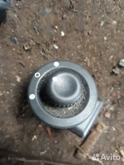 Блок управления зеркалами Nissan Almera G15 2013