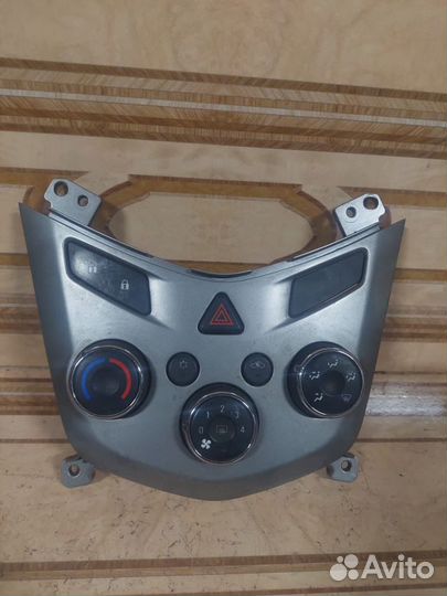 Блок управления печкой Шевроле Авео T-300