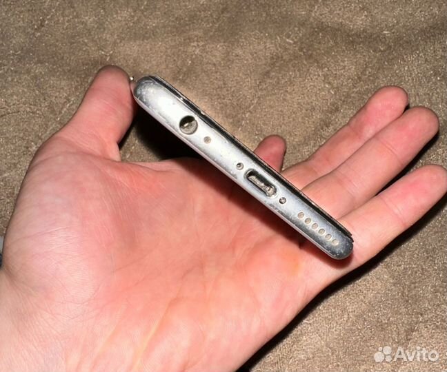 Телефон iPhone 6