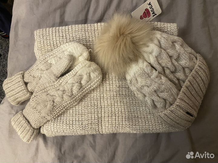 Набор шапка шарф и варежки