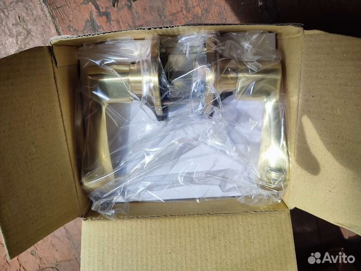 Дверь межкомнатная 800 х 2000 с коробкой. Торг