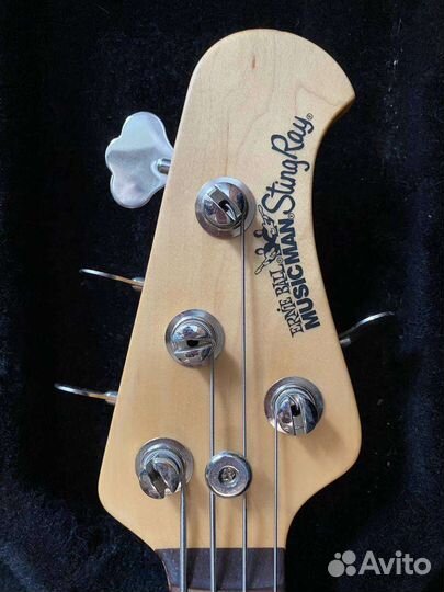 Бас гитара Musicman Stingray 4HH