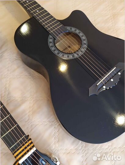 Акустическая гитара