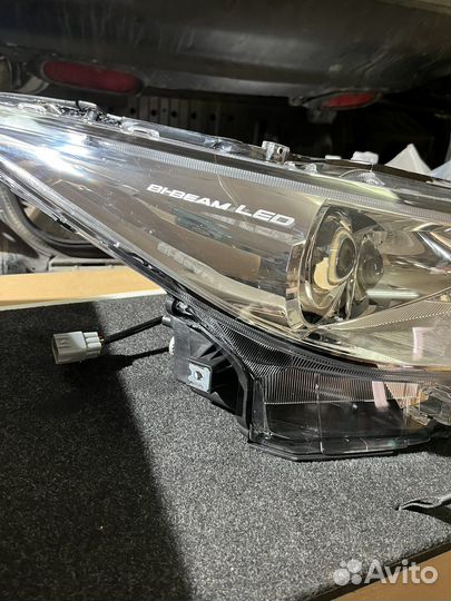 Фара правая LED Toyota Fortuner 2015