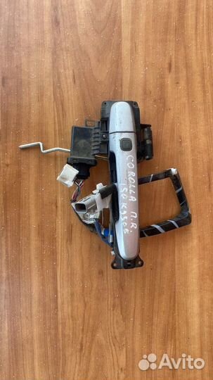 Ручка двери передняя правая toyota corolla 150