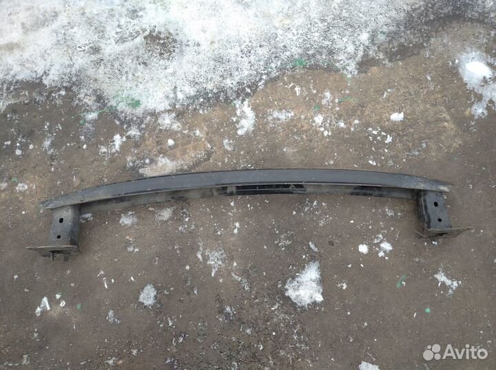 Усилитель заднего бампера Volkswagen Golf 2009