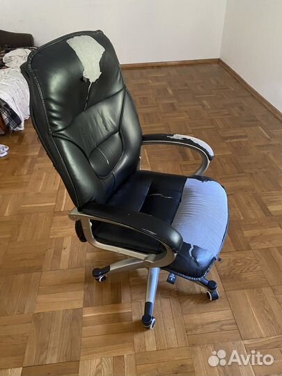 Офисное кресло руководителя