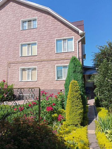 Таунхаус 270 м² на участке 5 сот.