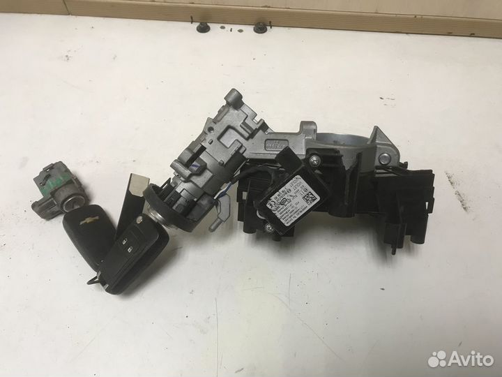 Замок зажигания Chevrolet Cruze Opel Astra J