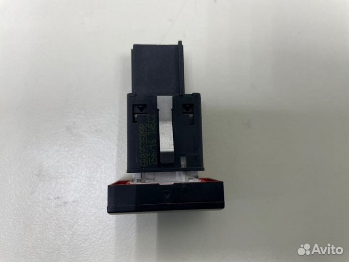 Кнопка аварийной сигнализации Volkswagen Polo cwvb