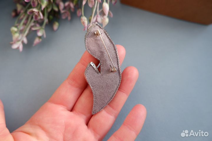 Брошь из бисера Тюльпан С жемчугом Сваровски