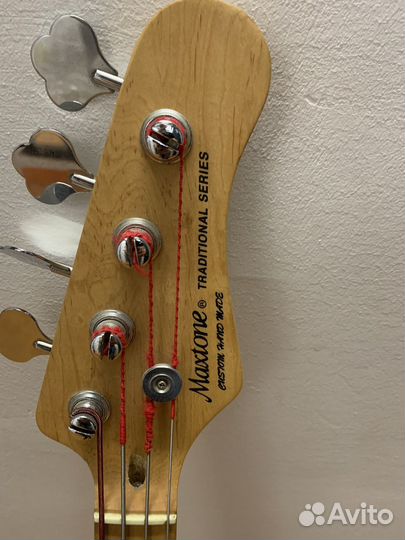 Басс гитара 4 струны Maxtone