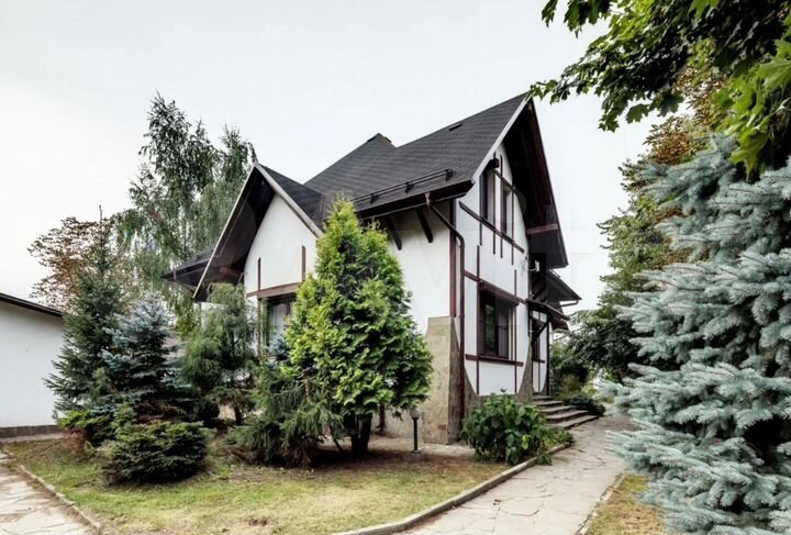 Коттедж 450 м² на участке 27 сот.