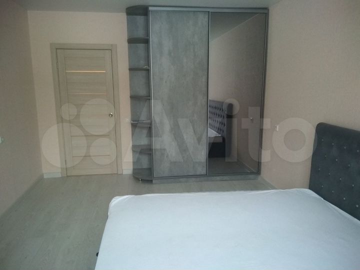 2-к. квартира, 65 м², 1/10 эт.