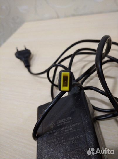 Универсальный адаптер (зарядка) для ноутбука