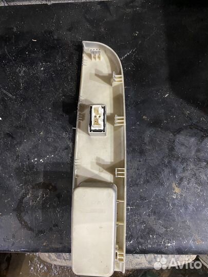 Кнопка стеклоподьемника правая лифан бриз 520