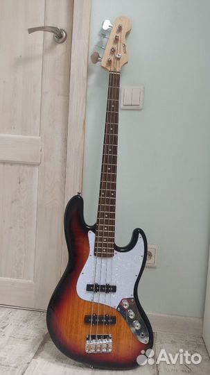 Бас гитара Homage с комбо усилителем Cort