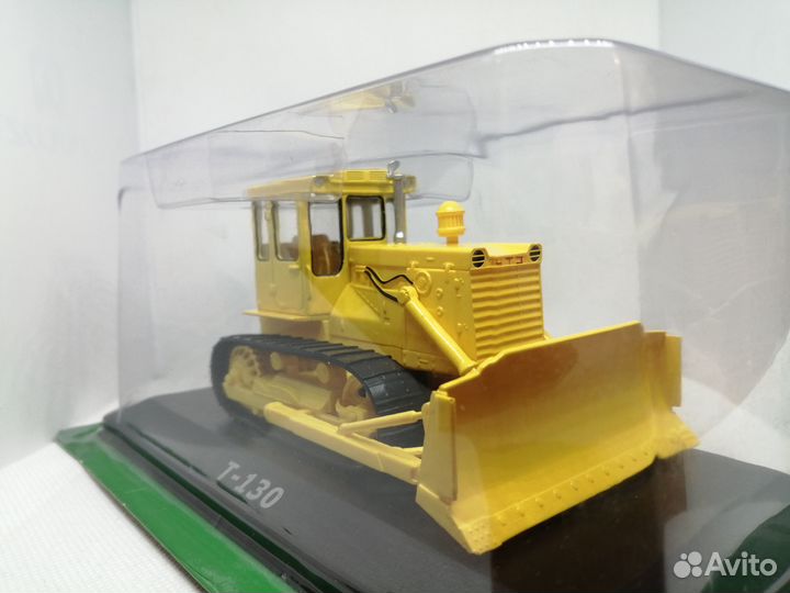 Модель Гусеничный трактор-бульдозер Т-130