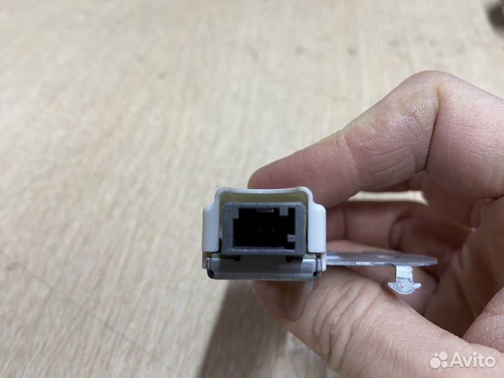 Антенна левая Toyota Camry 75