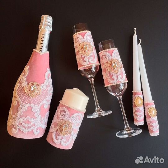 Свадебное шампанское, наряды на бутылки. В наличии