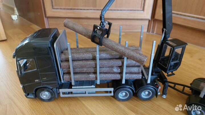 Масштабная модель emek Volvo FH16 лесовоз