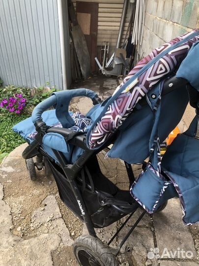 Прогулочная коляска