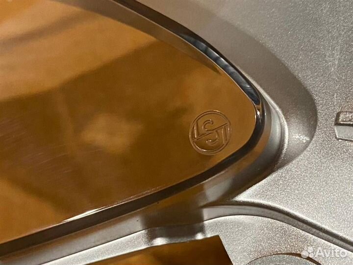 Стекло фары левой Lexus GS III