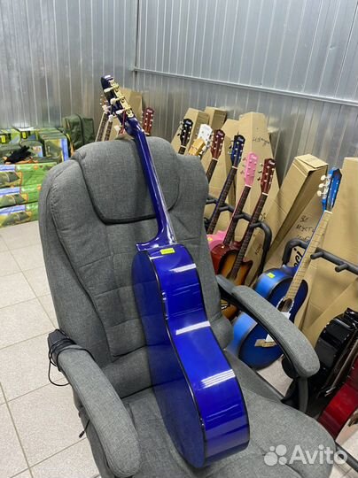 Классическая гитара синяя