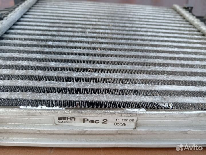 Интеркулер левый Audi Q7 4L, Volkswagen Touareg