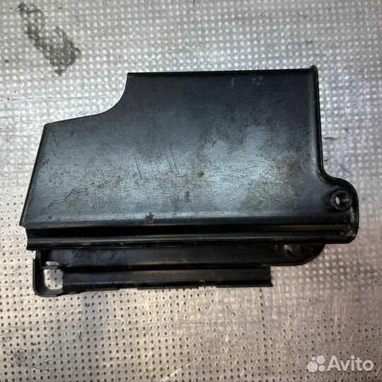 Б/У Крышка блока управления двигателем00