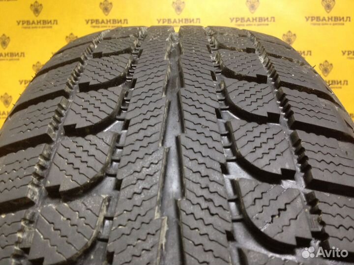 Maxtrek Trek M7 215/60 R17 96T